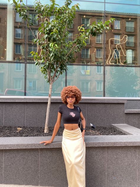 Long Skirt Tank Top Outfits, Poses In Long Skirt And Top, Tank Top And Long Skirt, Outfits Ginger Hair, Modest Crop Top Outfits, Long Tight Skirt, Skirt Crop Top, Maxi Skirt Crop Top, Afro Wig