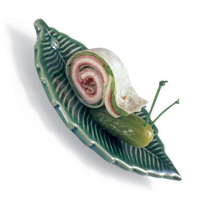 Snail Sandwich Snack Disney Inspired Recipes, Pinwheel Sandwiches, Hearty Snacks, Lunch Box Snacks, Holiday Snacks, After School Snacks, School Snacks, Kids Recipes, Fun Kids Food