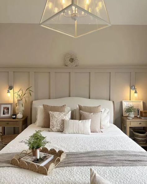 Bedroom Panneling, Guest Bedroom Ideas Cozy Modern, Cozy Neutral Bedroom, Relaxing Bedroom Ideas, Neutral Bedroom Ideas, Guest Bedroom Ideas, Neutral Bedroom Decor, Wow Wow Wow, Neutral Bedrooms