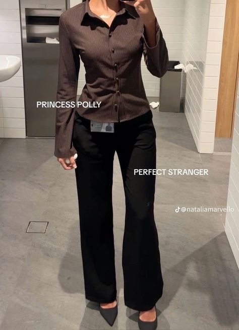 Doctors Office Outfit Patient, Medical Student Business Casual, Professional Baddie Outfits, Corporate Outfits Aesthetic, 2000s Work Outfits, Formal Wear Aesthetic, Work Experience Outfits, Lawyer Outfit Aesthetic, 2000s Office Fashion