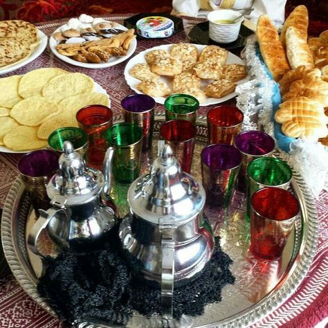 Tea time in Morocco Moroccan Cookies, Aid El Fitr, Culture Drawing, Riad Marrakech, Moroccan Tea, Classic Hotel, Spanish Mediterranean, Country Hotel, The Barnyard