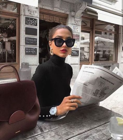 Wearing Sunglasses, Outfit Idea, Newspaper, Amazing Things, A Woman, Sunglasses, Reading, Photography