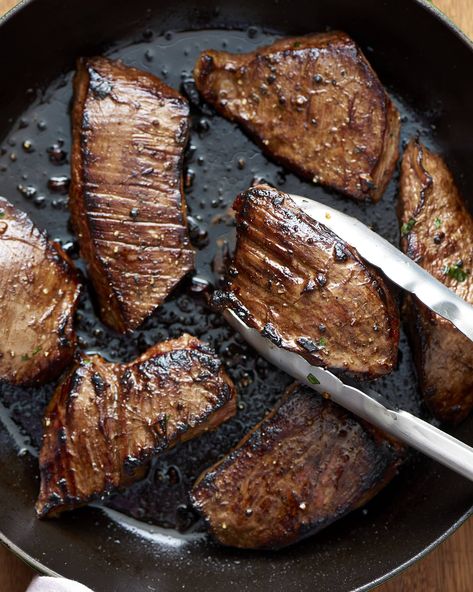 Balsamic glazed steak tips Steak Tips And Mushrooms, Recipes With Steak, Glazed Steak, Potatoes Skillet, Seared Salmon Recipes, Steak Tips, Butter Steak, Easy Steak, Steak And Mushrooms