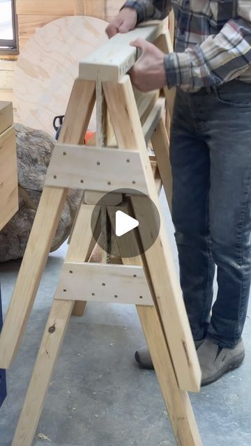 Sawhorse Table Legs Diy, Saw Horses Ideas, Diy Roping Dummy, Saw Horse Plans, Diy Saw Horse, Saw Horse Table, Saw Horse Diy, Roping Dummy, Old Wooden Ladders