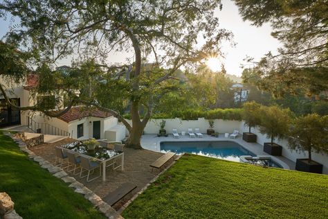 Outdoor, Concrete Fences, Wall, Grass, Trees, Large Patio, Porch, Deck, Large Pools, Tubs, Shower, Back Yard, and Shrubs The Hollywood Hills home sits on a high bluff and features stunning canyon views.      Photo 2 of 20 in Snatch Up James Dean's Former Hollywood Home For $4M California Hills Homes, Hollywood Hills Mid Century Modern, House In The Hills California, Mid Century Beach House, Los Angeles Homes Hollywood Hills, Mansions In Los Angeles Beverly Hills, Walled Courtyard, Hollywood Hills Homes, Elegant Bath