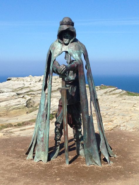 King Arthur, Tintagel Castle, Cornwall Tintagel Castle, Cornwall Coast, Roi Arthur, Ancient Kingdom, Cornwall England, Unique Sculptures, King Arthur, Sculptures & Statues, North Africa