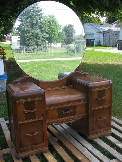 In Grandpa's dressing room Waterfall Vanity Makeover By The Primitive Dragonfly - Featured On Furniture Flippin' Waterfall Vanity Makeover, Makeup Vanity Makeover, Antique Vanity Makeover, Room Waterfall, Vintage Vanity Makeover, 1930s Bedroom, Antique Makeup Vanities, Vanity Redo, Waterfall Furniture