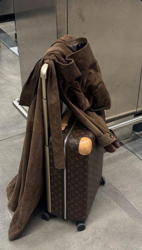 Baggage Aesthetic, Brunette Aesthetic, Paris Travel Photography, First Class Tickets, Big Sunglasses, Miu Miu Bag, Brown Hair Balayage, Grey Turtleneck, Beige Aesthetic