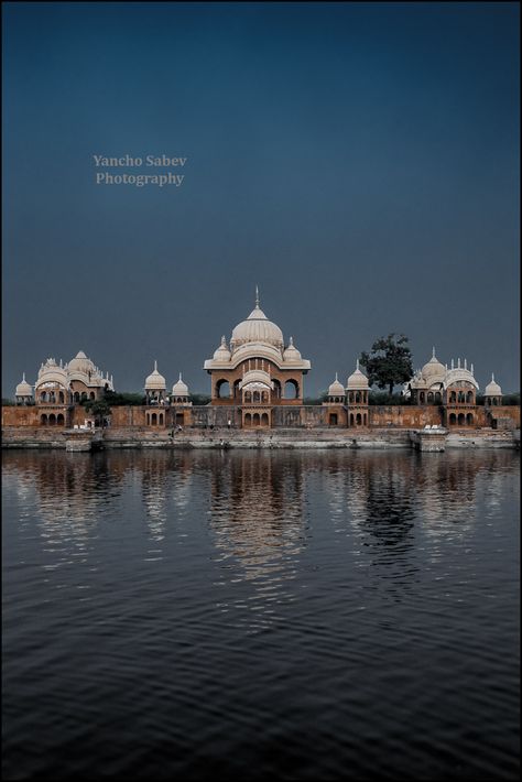 I arrived at Kusum Sarovar in an early morning. A quiet place with old and very beautiful architecture. Fortunately Kusum Sarovar is not well known and quite untouched by tourists. Definitely a visit of a sight as this, with such a sacred atmosphere, is worth it. Kusum Sarovar Vrindavan, Kusum Sarovar, Vrindavan Photography, Radhe Govind, Adi Shankaracharya, Pre Wedding Photoshoot Props, Indian Temple Architecture, Krishna Hindu, Wedding Photoshoot Props