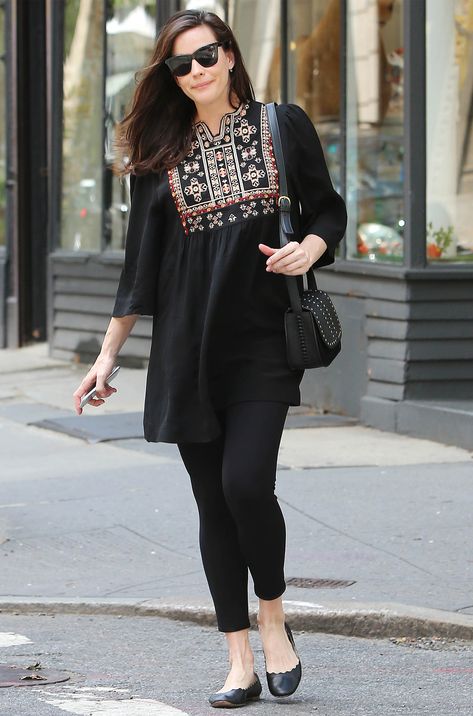 Liv Tyler Glows in All-Black Outfit Three Weeks After Giving Birth | from InStyle.com Look Boho Chic, Nikkah Dress, Frock Fashion, Pakistani Fashion Casual, Casual Indian Fashion, Pakistani Dresses Casual, Salwar Kamiz, Liv Tyler, Kurti Designs Party Wear