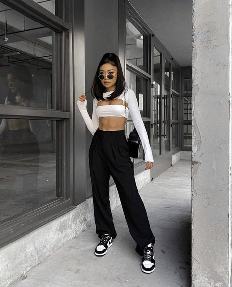 Panda Outfit, Women's Streetwear Fashion, Dunks Outfit, Instagram Baddie, Tomboy Style Outfits, Looks Street Style, Streetwear Fashion Women, 인물 사진, Streetwear Women