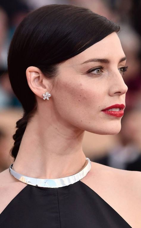 Slick Straight Hair, Jessica Pare, Ellie Kemper, Wavy Lob, Red Carpets, Sag Awards, Beauty Looks, Red Lip, Rock A