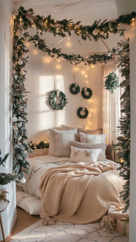 Christmas Bedroom Neutral, Cozy Bedroom Christmas Decor, Christmas Teen Bedroom, Small Bedroom Christmas Decor, White Christmas Bedroom Decor, Aesthetic Christmas Decor Bedroom, Christmas Decor Bedroom Ideas, Christmas Room Aesthetic, Christmas Bedrooms Cozy