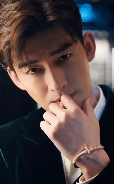 Hans Zhang, Zhang Han, Song Wei Long, Most Handsome Actors, Chinese Man, K Pop Star, Romantic Moments, Handsome Actors, Kdrama Actors