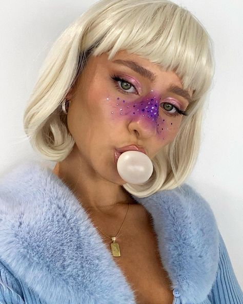 Violet Beauregarde Costume, Violet Beauregarde, Neon Makeup, Work Makeup, Amazing Halloween Makeup, Celebrity Halloween Costumes, Halloween Costume Outfits, Halloween 2022, Halloween Costumes Makeup