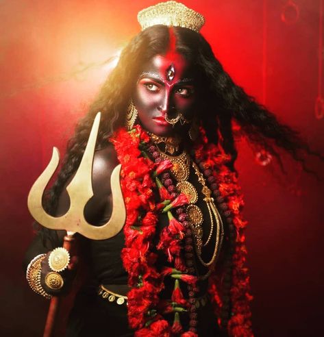 Maa Durga Photo Editing, Jay Maa Kali, Kali Picture, Devi Images, Kali Maa, Meldi Ma Hd Photo, Durga Picture, Gold Design Background, Devi Images Hd