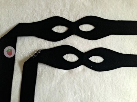 Burglar, Robber, Zorro Masks. This listing for set of two black masks. If you would like any other color please leave mask color of choice in the comments at checkout. You will receive 2 masks... black, unless specified. Please allow 7 business days for us to complete your Jail Party, Bank Robber Costume, Robber Mask, Robber Costume, Masks Black, Diy Costumes Women, Bank Robber, Diy Kostüm, Costumes For Teens