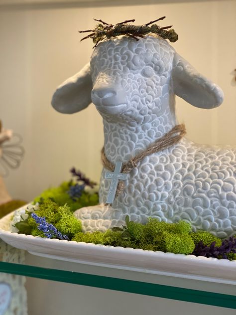 Easter Lambs Decor, Lamb Easter Decor, Easter Lamb Craft, Easter Lamb Decorations, Lamb Centerpieces, Jesus Easter Decor, Diy Sheep, Easter Sheep, True Meaning Of Easter