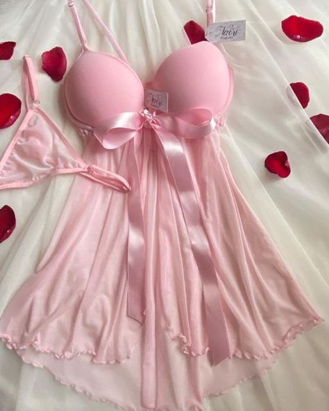 Lingerie Rosa, Women's Outfits, Lingerie, Bra, Bed, Pink