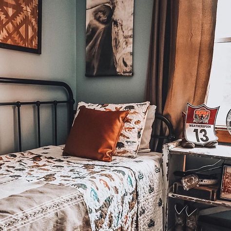 Every little buckaroo deserves a “cowboy” room.. Western Bedroom Decor Ideas, Western Boys Room, Western Style Bedroom, Southwest Bedroom, Cowboy Bedroom, Cowboy Room, Western Bedrooms, Western Bedroom Decor, Ranch House Decor