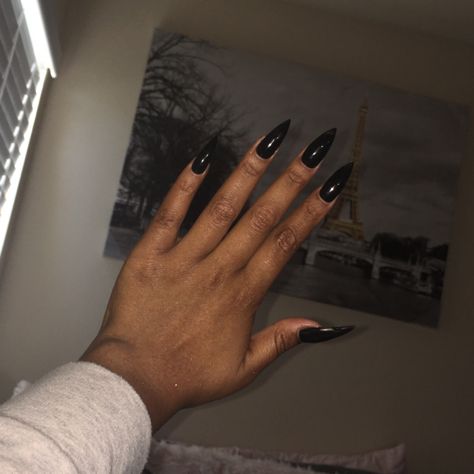 Black Stilettos Nails, Black Sharp Nails, Sharp Black Nails, Black Pointy Nails, Fall Stiletto Nails, Feminine Men Fashion, Black Wedding Nails, Feminine Men, Ballerina Acrylic Nails