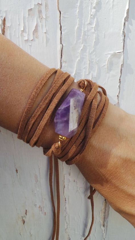 Leather And Gemstone Jewelry, Leather And Stone Bracelet, Leather Bracelet With Stone, Leather And Stone Jewelry, Amitist Stone, Wrap Bracelet Ideas, Gemstone Bracelets Ideas, Gemstone Wrap Bracelet, Shiny Bracelets