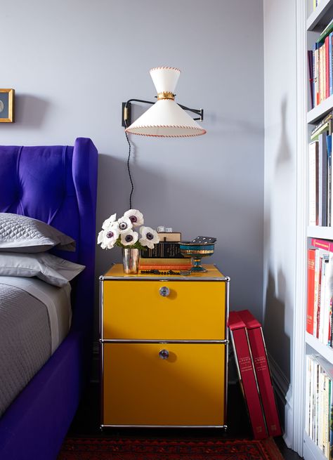 7 Designers Share Their Tips For Unexpected Color Combinations Blue Grey Rooms, Modern Transitional Decor, Unexpected Color Combinations, Color Combinations Home, Transitional Furniture, Transitional Bedroom, Eclectic Bedroom, Transitional Living Rooms, Transitional House