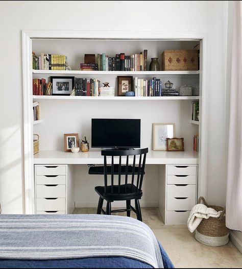 Guest Bedroom Study Combo, Craft Closet With Desk, Desk Inside Closet, Computer Cupboard, Closet To Office Conversion, Small Closet Office, Closet Offices, Cloffice Ideas, Craft Room Closet