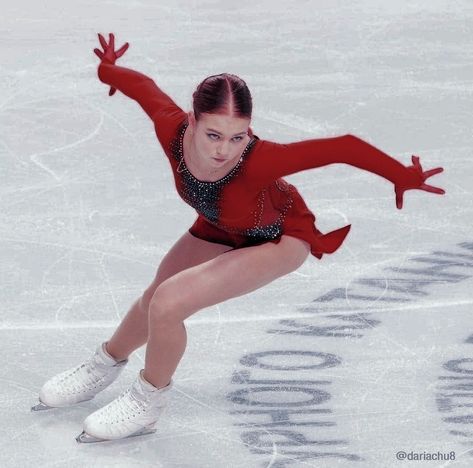 Figure Skating Women, Figure Skating Reference, Ice Skating Reference, Ice Skating Poses, Skater Poses, Sasha Trusova, Russian Figure Skater, Ice Skater, Alexandra Trusova