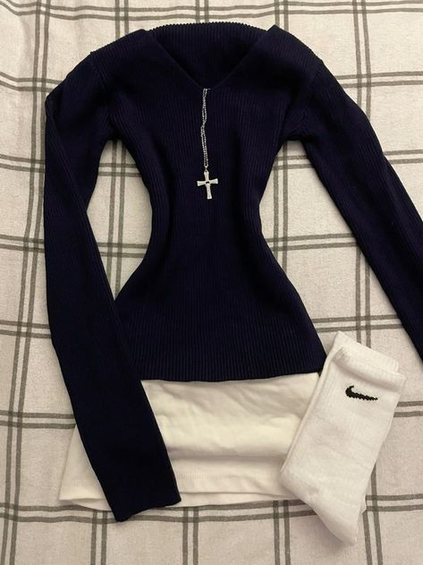 Sweatshirt Over Dress, Soft Casual Outfit, Code Outfit, Dress Code Casual, Outfit Inspo Casual, Sweatshirt Set, Cute Everyday Outfits, Cute Simple Outfits, Really Cute Outfits