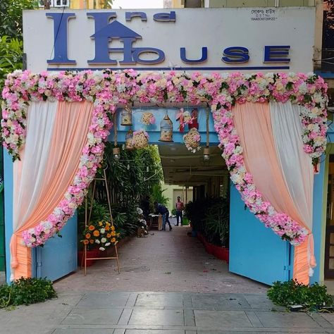 Pastels are always in. Entrance Gate Decoration For Wedding, Flower Gate Decoration Wedding, Flower Gate Decoration, Haldi Function Decoration, Wallpaper Shiva, Flower Gate, Peacock Artwork, Wedding Gate, Mandap Design