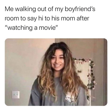 Lesbian Humor, Couple Memes, Watching A Movie, Funny Relationship Memes, Dirty Memes, Gay Memes, Dark Memes, Relationship Memes, Funny Relationship