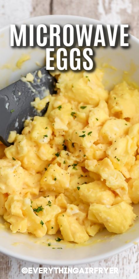 Microwave Scrambled Eggs in a bowl with writing Cook Egg In Microwave, Microwave Scrambled Eggs, Microwave Cooking Recipes, Breakfast For Busy Mornings, Easy Scrambled Eggs, Ways To Cook Eggs, Easy Egg Recipes, Fluffy Scrambled Eggs, Microwave Eggs