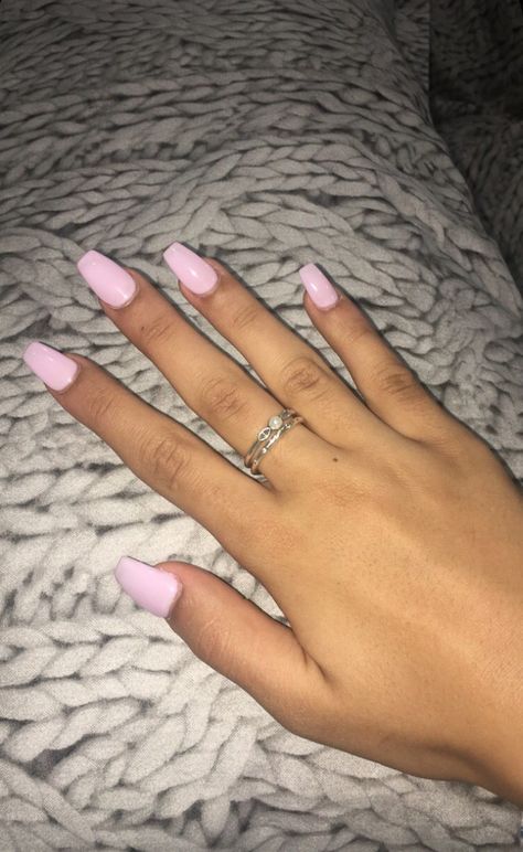 Fresh Nails Colour, Simple Acrylic Nails Solid Colour, Acrylic Nails Colour Ideas, Short Coffin Nail Ideas Simple, Pink Lilac Nails, Coffin Nail Ideas Pink, One Colour Acrylic Nails, Coffin Nail Ideas Simple, Simple Acrylic Nails Coffin