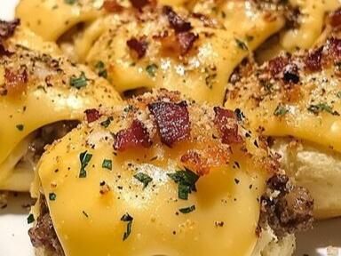 Mouthwatering Garlic Parmesan Bacon Cheeseburger Bombs Recipe You Need to Try - NewsBreak Fried Cheese Bites, Biscuit Crust, Tomato Tortellini Soup, Recipes With Chicken And Peppers, Pasta Recipes Alfredo, Quick Pasta Recipes, Herb Roasted Potatoes, Chicken Broccoli Casserole, Parmesan Crusted Chicken