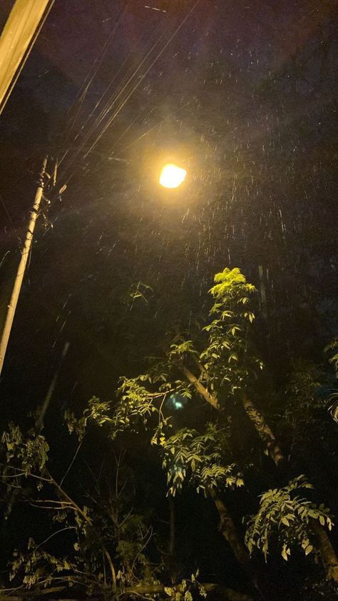 Raining Vibes, Rain Night Aesthetic, Night Story Instagram, Hujan Aesthetic, Night Instagram Story, Rain Night, Rainy Day Aesthetic, Night Rain, Self Photography