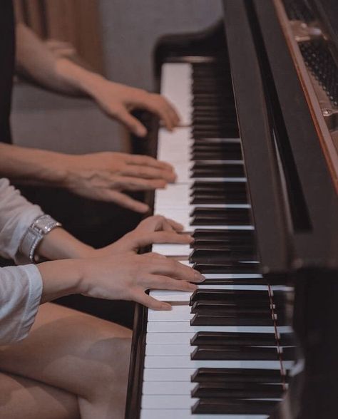 Piano Pedals, Twisted Heart, Cora Reilly, Favorite Authors, Staying Alive, Book Aesthetic, Manhattan, Piano, Vision Board