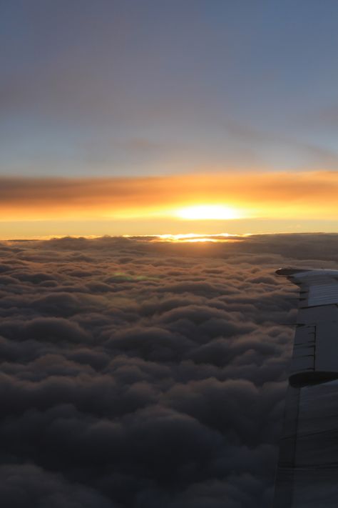 Seattle Airport, Plane View, Airport Aesthetic, Travel Picture Ideas, Plane Ride, Sky Aesthetic, Travel Pictures, Picture Ideas, Airplane View