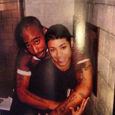 Good friends.Tupac and Jada Pinkett went to the Baltimore school for the arts and remained very close platonic friends. Tupac And Jada, Tupac Pictures, Jada Pinkett, Real Hip Hop, Hip Hop And R&b, Jada Pinkett Smith, Tupac Shakur, Rap Artists, The Jacksons