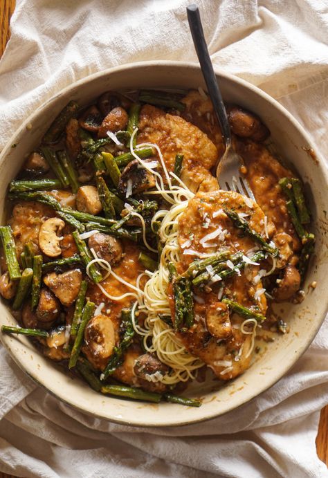 Chicken Marsala with Mushrooms & Asparagus - Chicken Marsala With Mushrooms, Buttery Mushrooms, Chicken Mushroom Marsala, Chicken With Asparagus, Chicken Roasted, Cream Chicken, Marsala Chicken Recipes, Seared Chicken, Marsala Wine