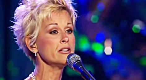 Lori Morgan Hairstyles, Lorrie Morgan Hairstyles, Lori Morgan, Keith Whitley, Carrie Underwood Hair, Lorrie Morgan, Great Song Lyrics, Short Hair Hairstyles, Edgy Pixie