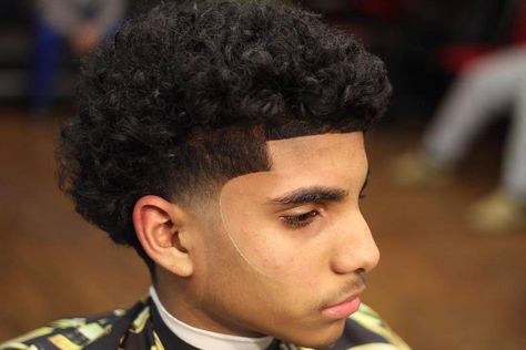 @crispy_jeannie Taper Fade Afro, Fade Haircut Curly Hair, Men Fade Haircut Short, Taper Fade Curly Hair, Fade Haircut Styles, Short Hair For Boys, Edgars Haircut, Curly Hair Fade, Cornrow Hairstyles For Men