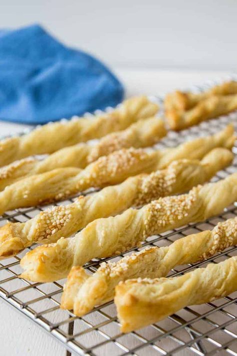 Pasta Side, Desserts With Chocolate Chips, Appetizer Buffet, Impressive Appetizers, Easy Puff, Cheese Puff Pastry, Easy Puff Pastry, Bread Sticks, Cheese Straws