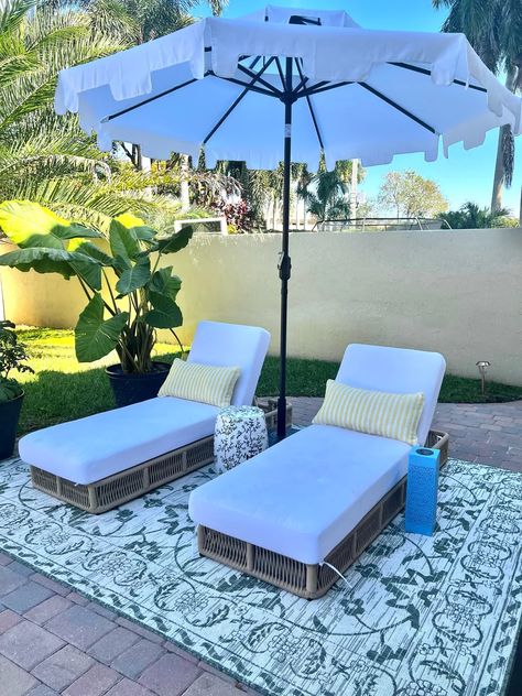 Coastal Grandmillennial, Poolside Chairs, Chinoiserie Garden, Affordable Nightstand, Comfortable Patio Furniture, Poolside Lounge Chairs, Garden Seats, Poolside Decor, Poolside Furniture