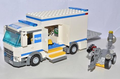 Lego Ambulance, Police Lego, Lego Police Car, Lego Camper, Car Lego, Future Police, Lego Fire, Lego City Police, Lego Kits