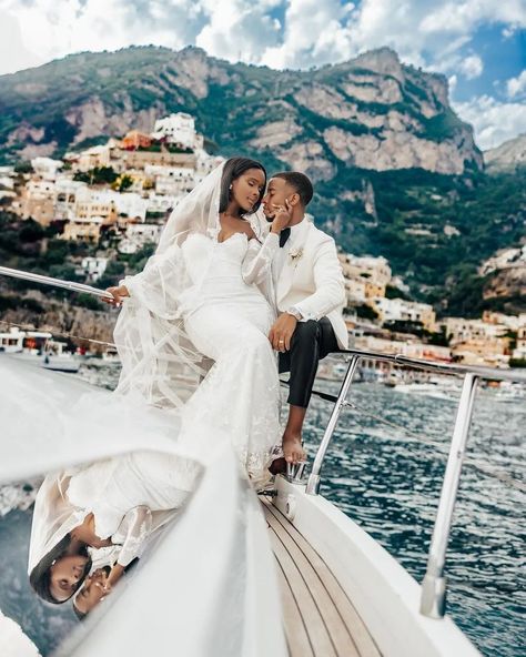 Beautifully captured. ✨️💍❤️. These two amazing souls had such a beautiful union in #Positano, #Italy 🇮🇹 #destinationweddings #Brides #melaninbeauty #weddings #destinationwedding #Groom #italywedding #italyweddings Couple: @g_ellahh @d.e.penn.ii Planner: @sophisticated_weddings_italy Venue: @villamagiapositano Photography: @jao__photography Videography: @dakadavid_ Violinist : @stellagifuni Wedding Celebrant : @carmela_italyweddingcelebrant Weddings Italy, Modern Engagement Photos, Positano Wedding, Wedding Celebrant, Candid Engagement Photos, Boat Wedding, Como Wedding, Destination Wedding Photos, Lake Como Wedding