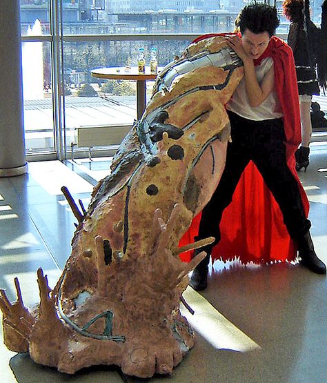 Whoa! Creative Tetsuo cosplay. Question: who's going to help you carry your arm around? #Akira Akira Costume, Tamatoa Cosplay, Akira Stills, Akira Tetsuo, Tetsuo Shima, Akira Why Am I The Only One Speaking, Akira Shirt, Akira Anime, Cosplay Idea