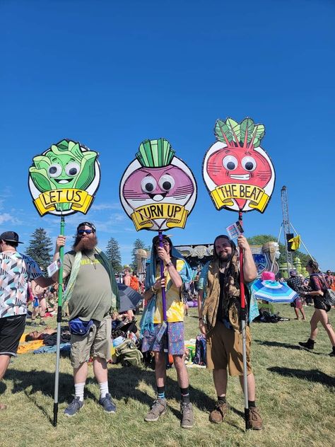 Festival Totems Ideas, Totem Poles Rave Music Festivals, Doof Sticks Festival, Festival Totem Ideas, Totem Festival, Doof Sticks, Rave Totem Ideas, Rave Totems, Rave Totem