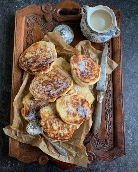 Welsh Crempog (Crempogau) - Lavender and Lovage Tea Loaf, Welsh Recipes, Light Cakes, English Food, British Food, Old Recipes, Pretty Food, Brunch Recipes, Yeast