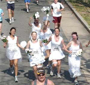 Runaway bride! Group Running Costumes, Wedding Expo Outfit, Runaway Bride Costume, Running Bride, Halloween Run, Mrs Always Right, Running Outfit, Bride Costume, Runaway Bride